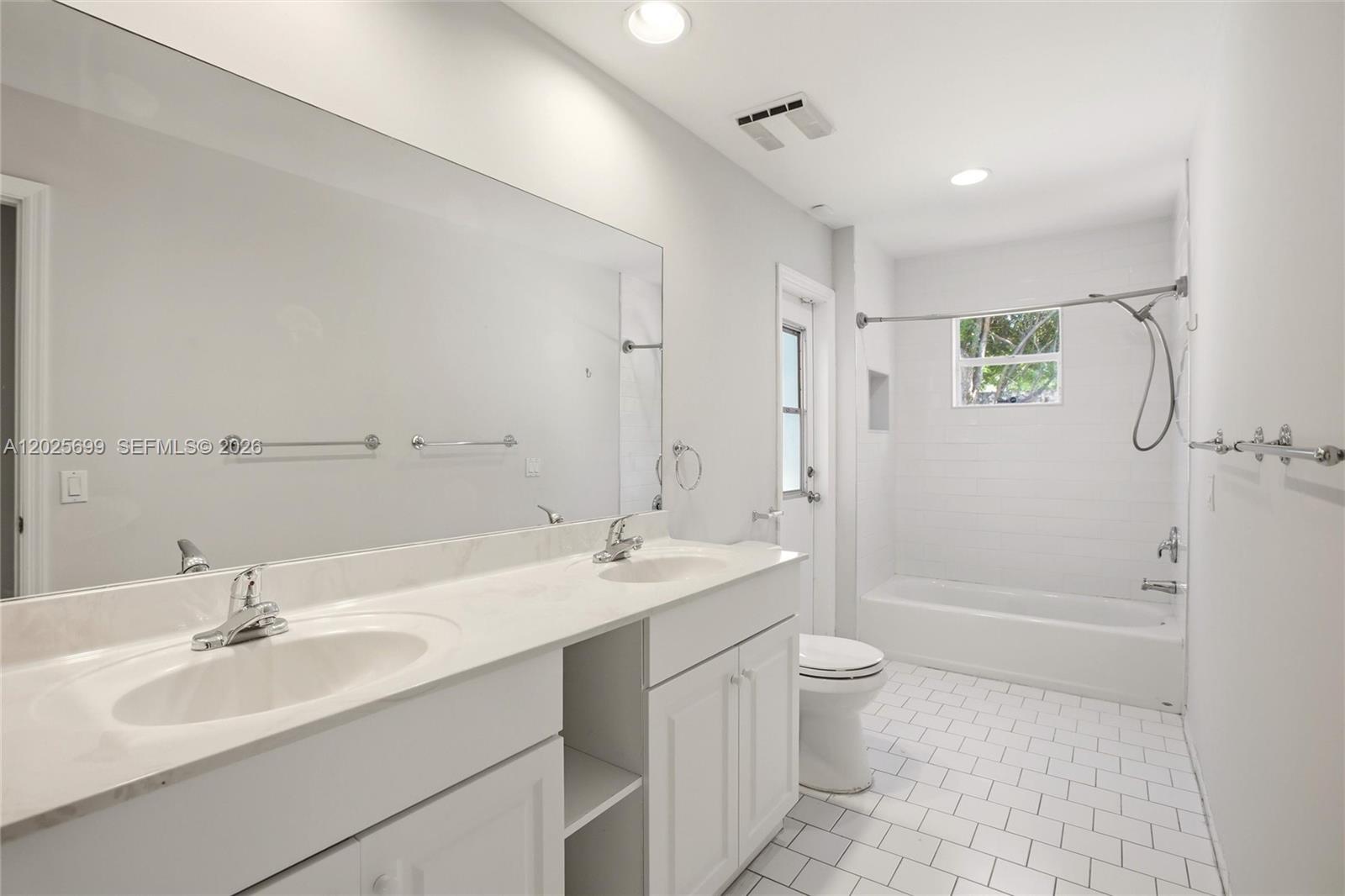 9818 SW 111th Ter Miami, FL 33176