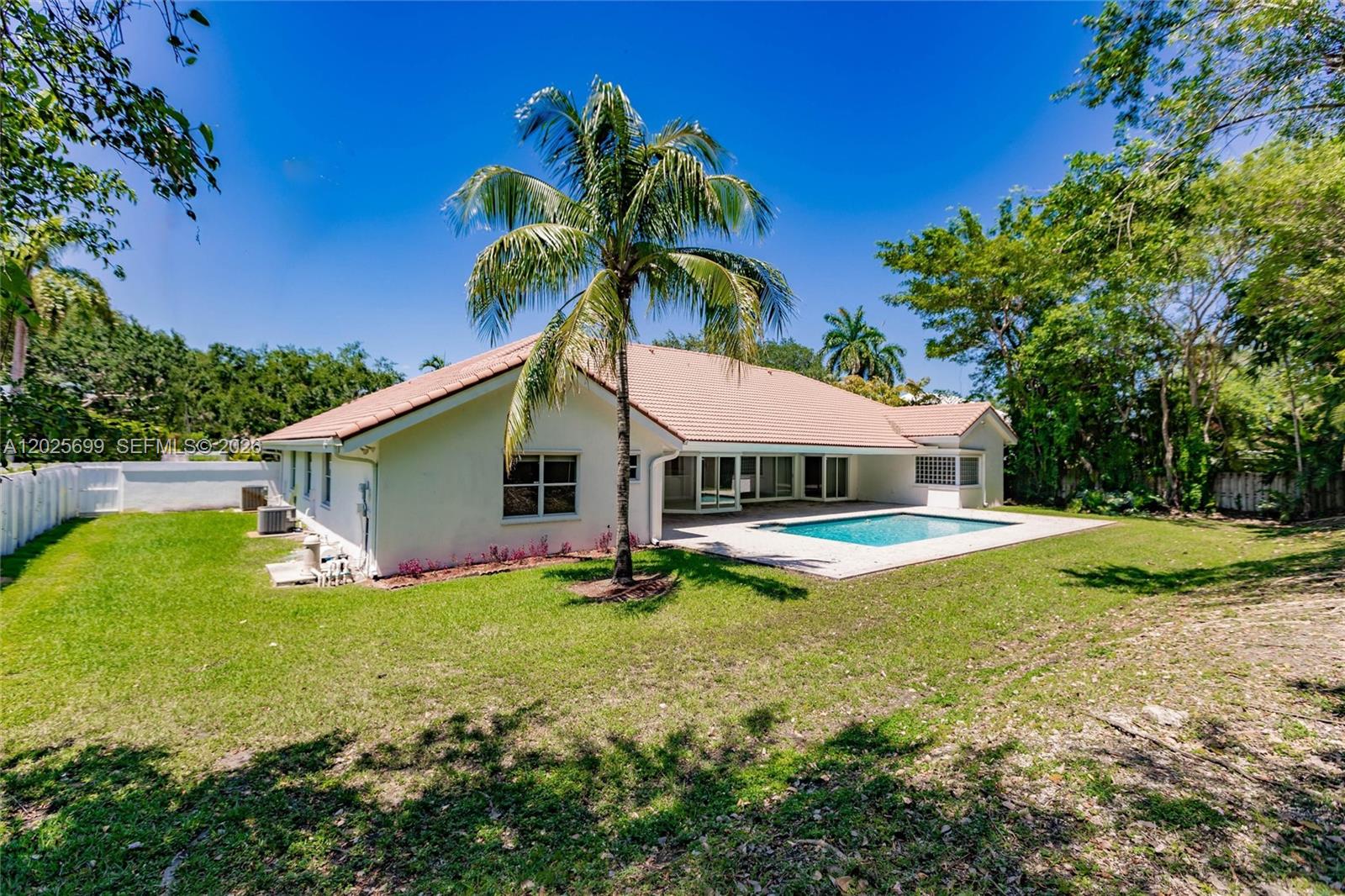 9818 SW 111th Ter Miami, FL 33176