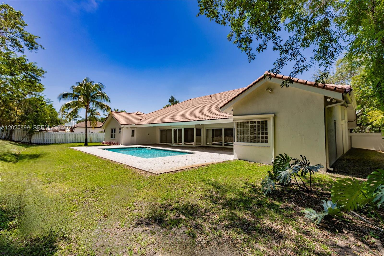 9818 SW 111th Ter Miami, FL 33176