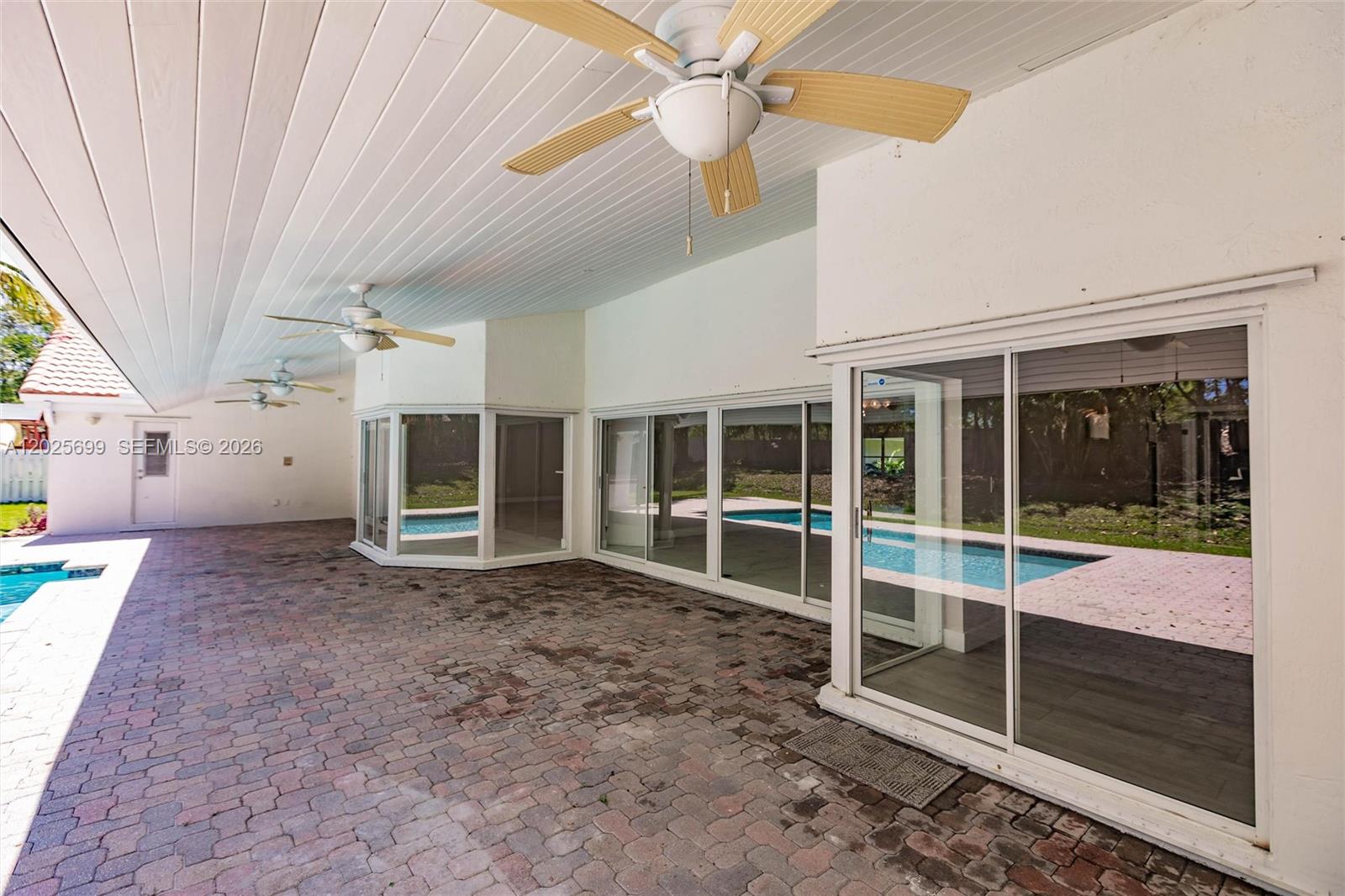 9818 SW 111th Ter Miami, FL 33176