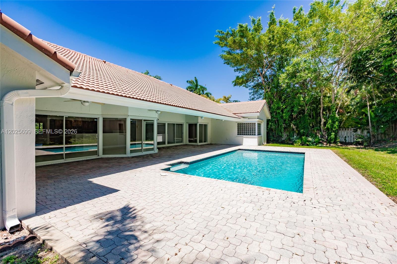 9818 SW 111th Ter Miami, FL 33176