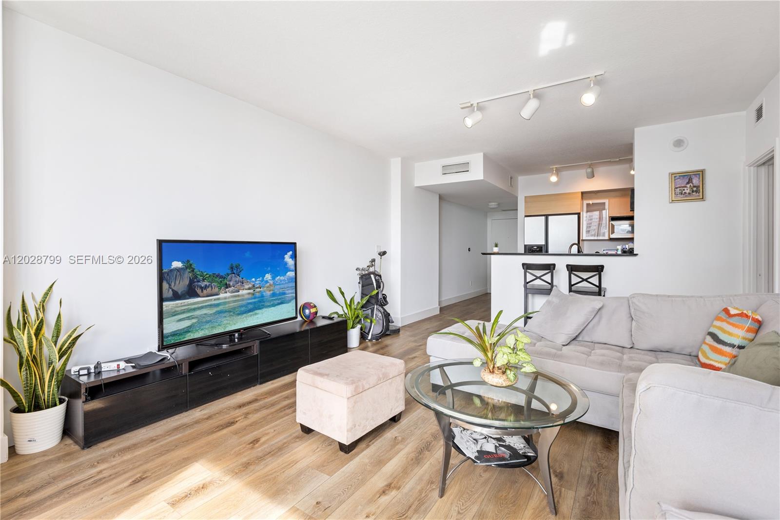 325 S Biscayne Blvd #2517 Miami, FL 33131