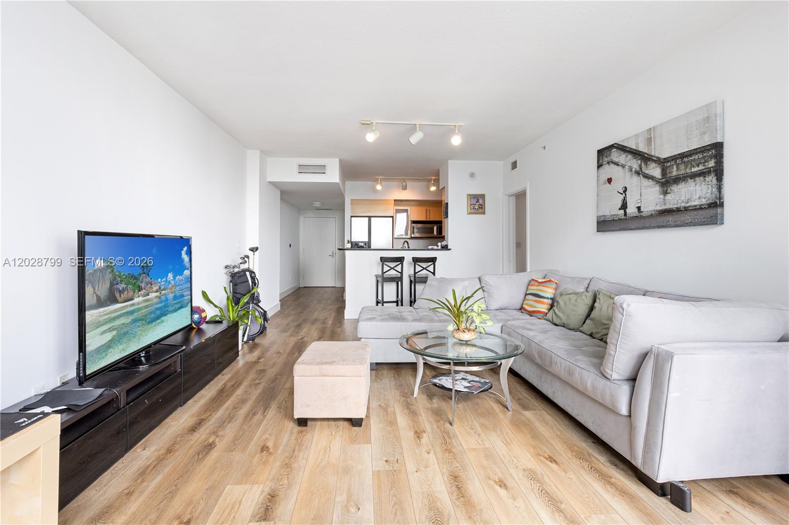 325 S Biscayne Blvd #2517 Miami, FL 33131