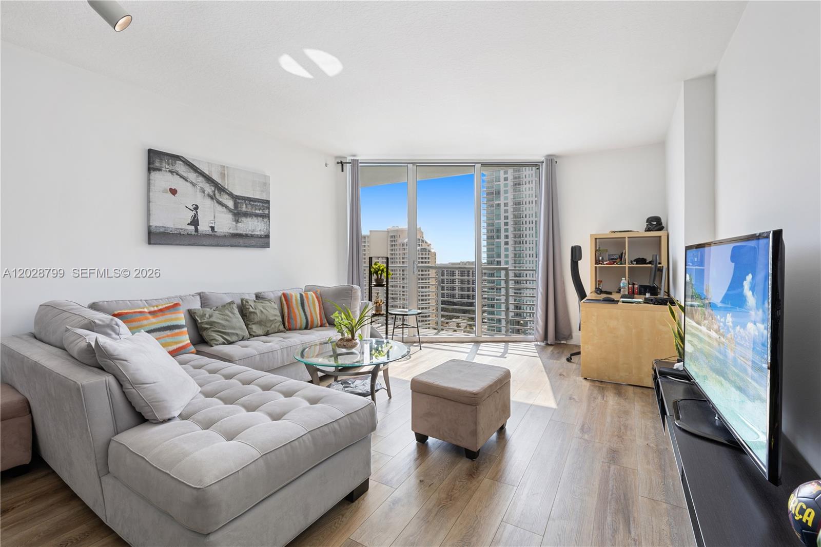 325 S Biscayne Blvd #2517 Miami, FL 33131