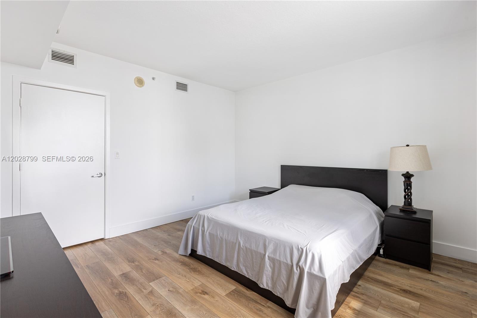 325 S Biscayne Blvd #2517 Miami, FL 33131