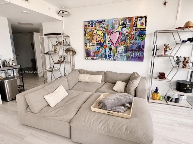 45 SW 9th St #1506 Miami, FL 33130