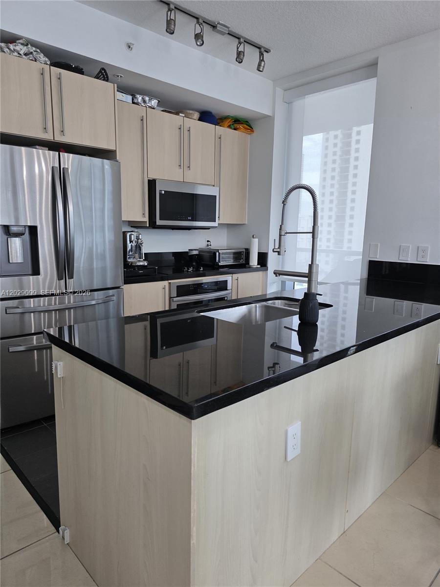 1111 SW 1st Ave #2020-N