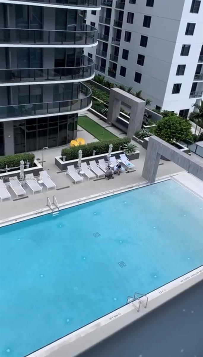45 SW 9th St #1407 Miami, FL 33130