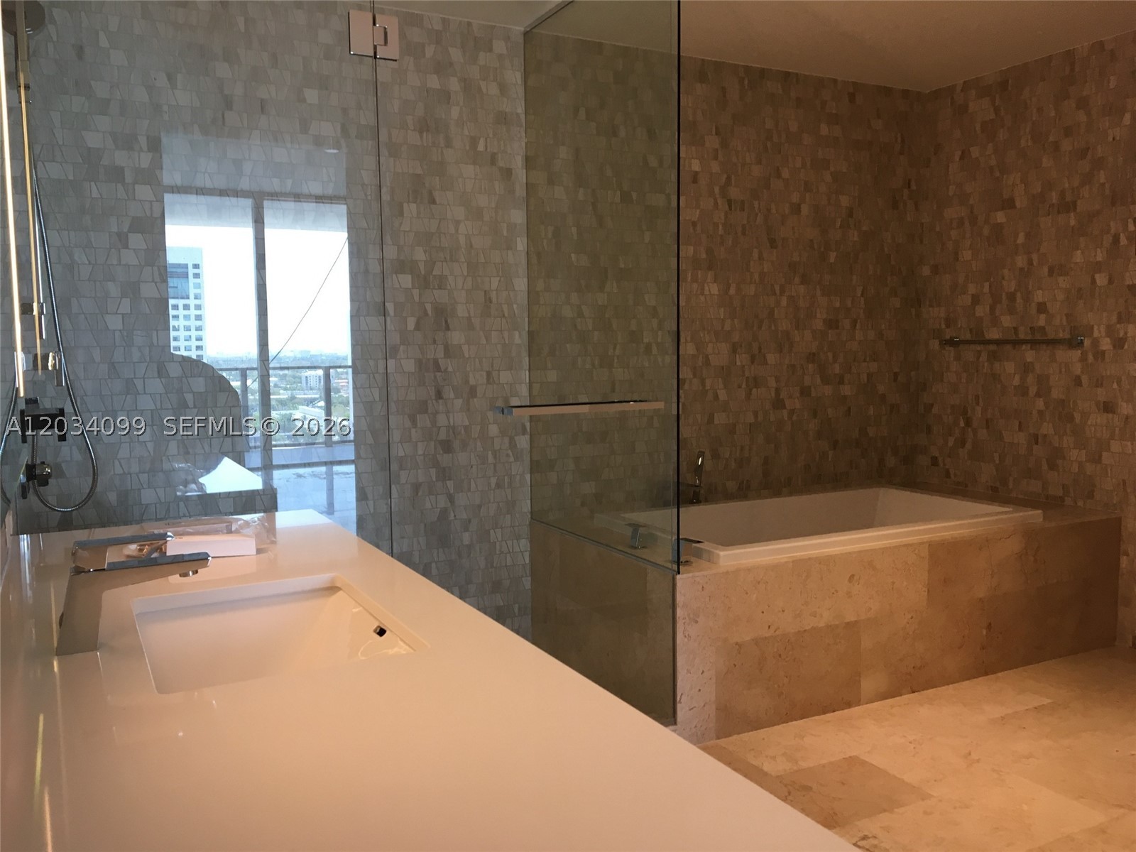 image Reach Brickell City Centre9