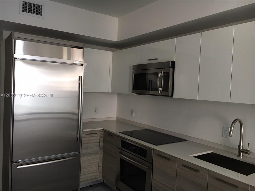 1300 Brickell Bay #710