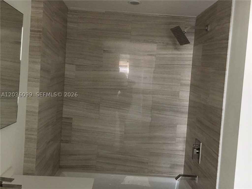 image Brickell House4