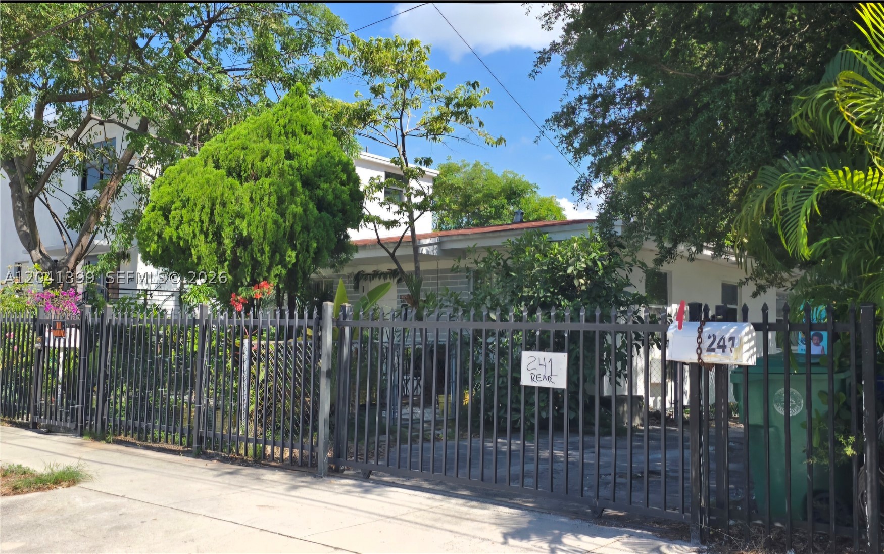 241 NW 32nd St Miami, FL 33127