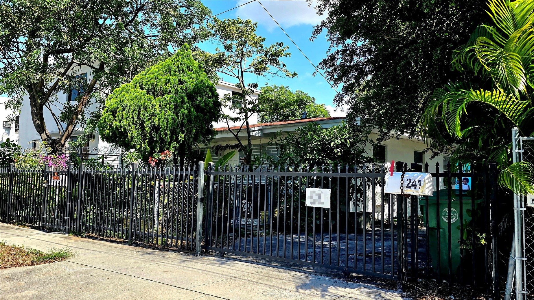 241 NW 32nd St Miami, FL 33127