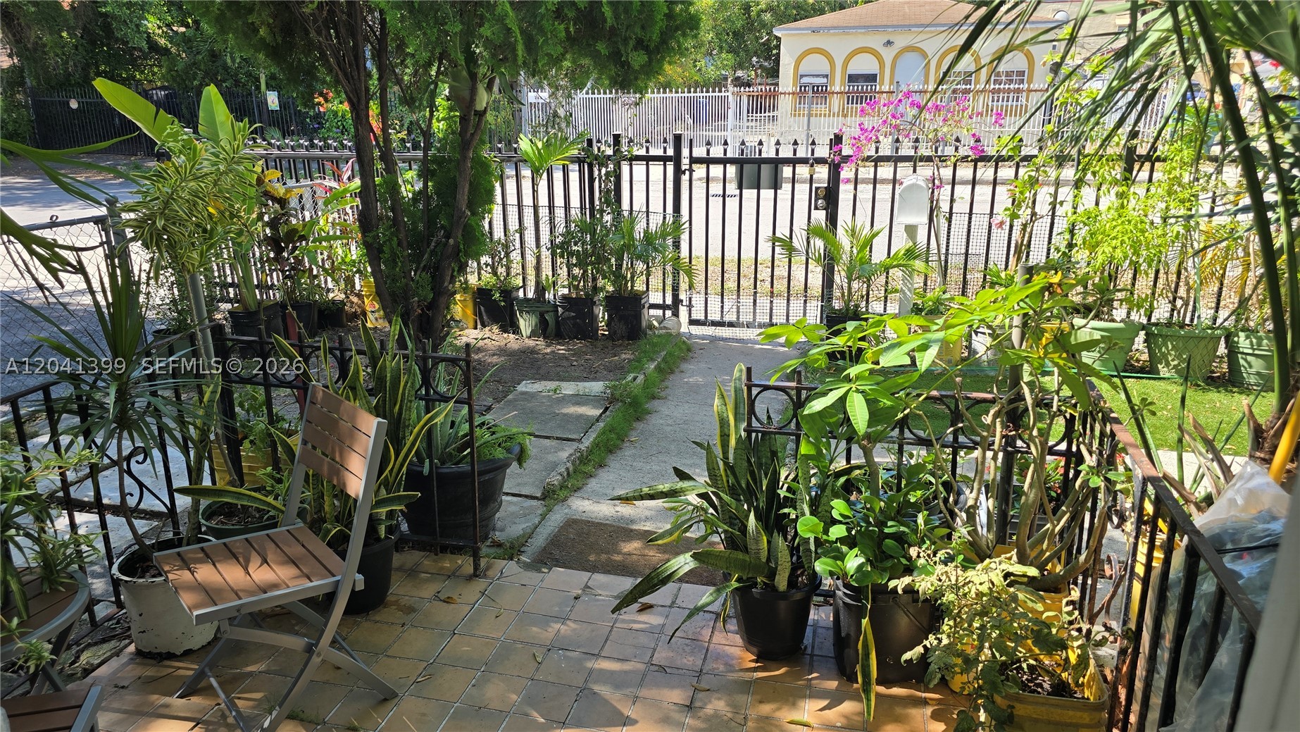 241 NW 32nd St Miami, FL 33127