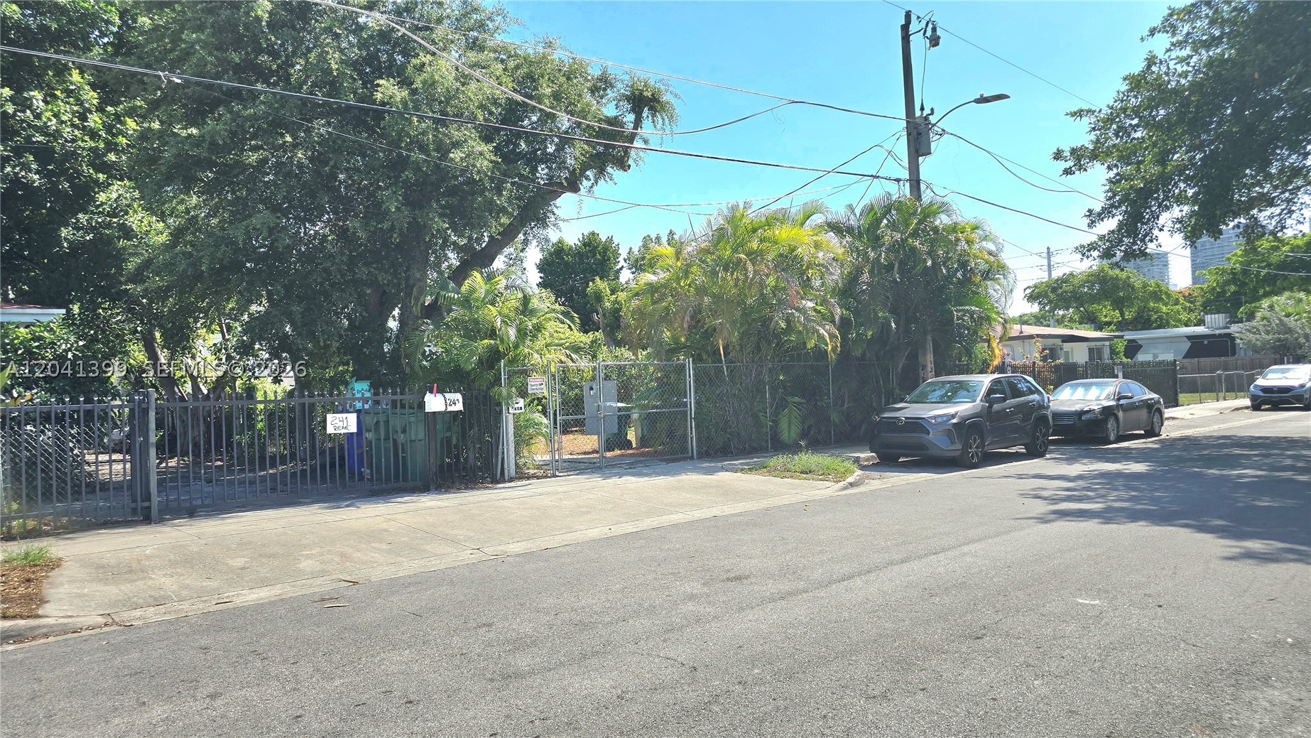 241 NW 32nd St Miami, FL 33127