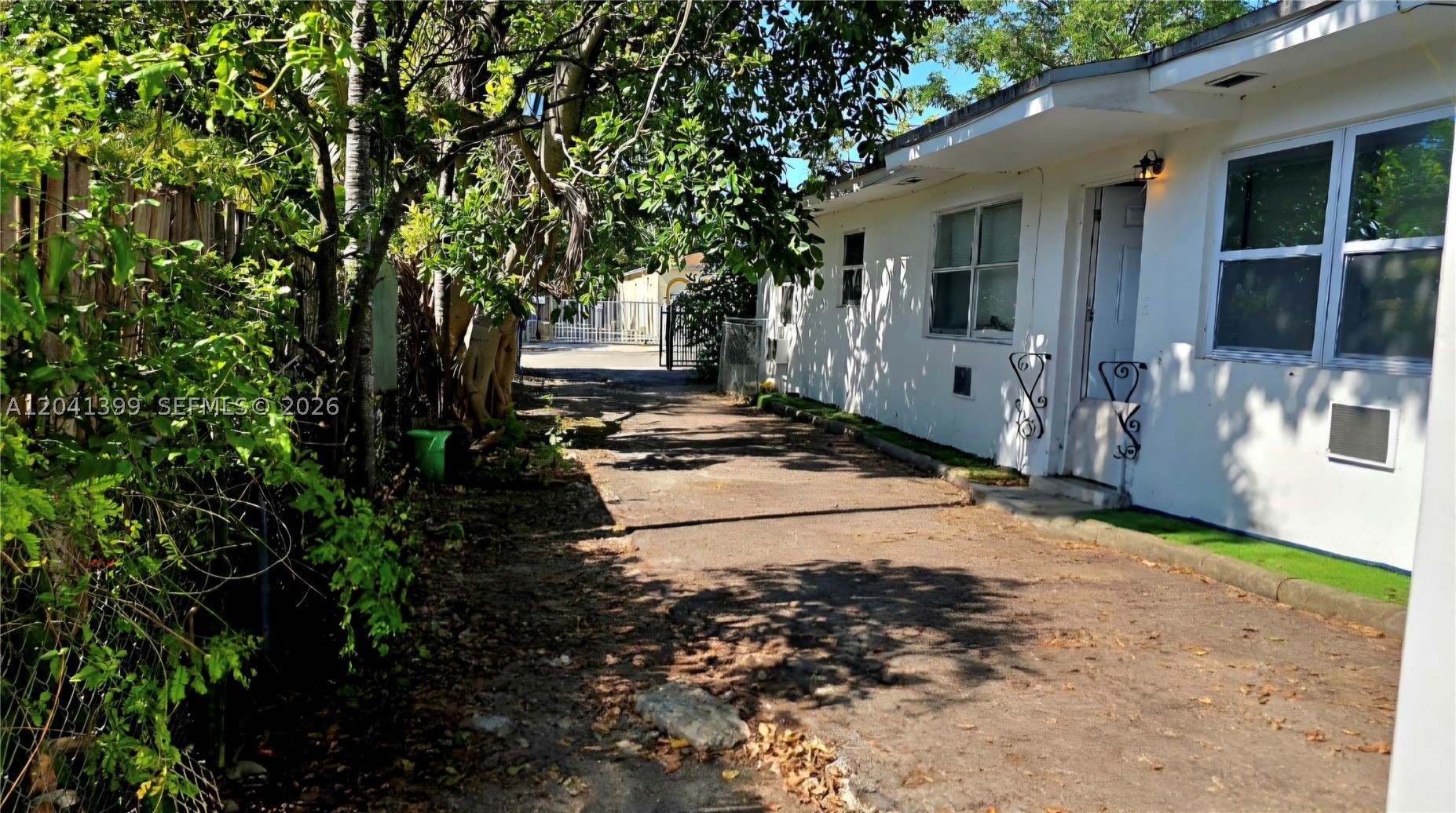 241 NW 32nd St Miami, FL 33127