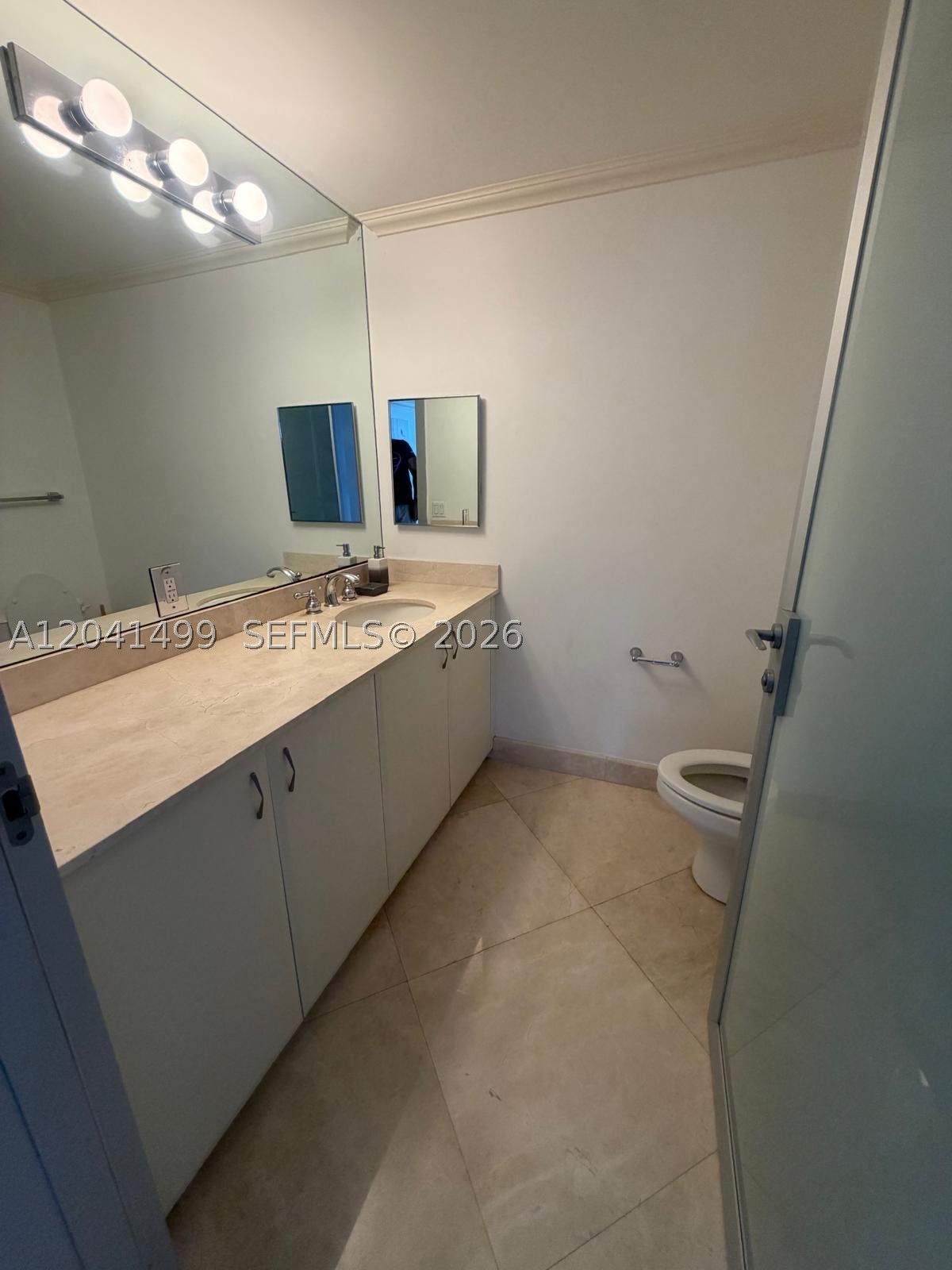 6365 Collins Ave #1707 Miami Beach, FL 33141