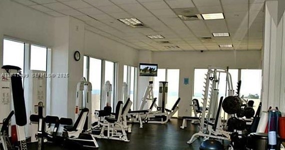 6365 Collins Ave #1707 Miami Beach, FL 33141