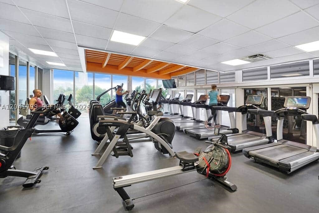 1717 N Bayshore Dr #A-2056 Miami, FL 33132