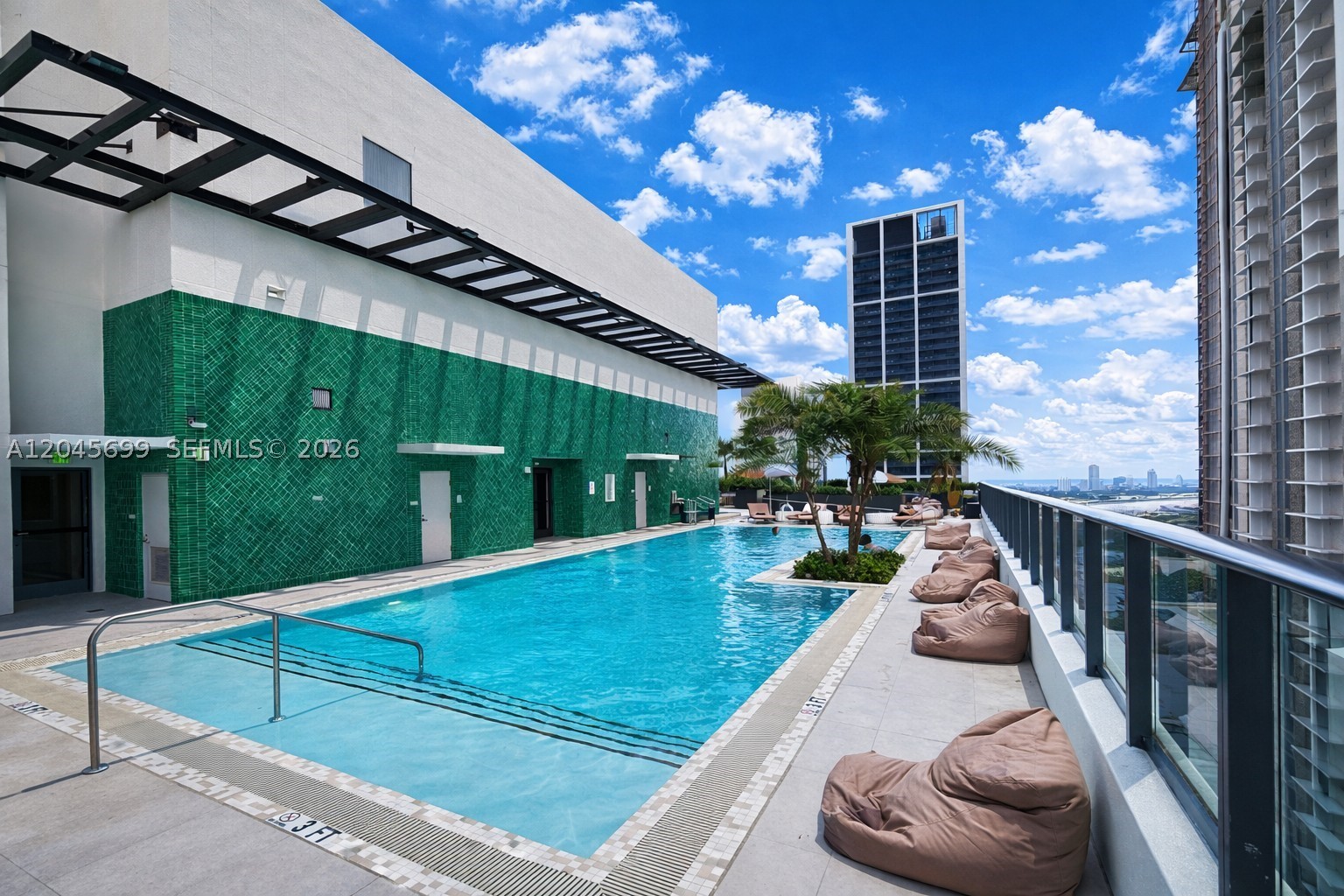 image The Crosby Miami Worldcenter14