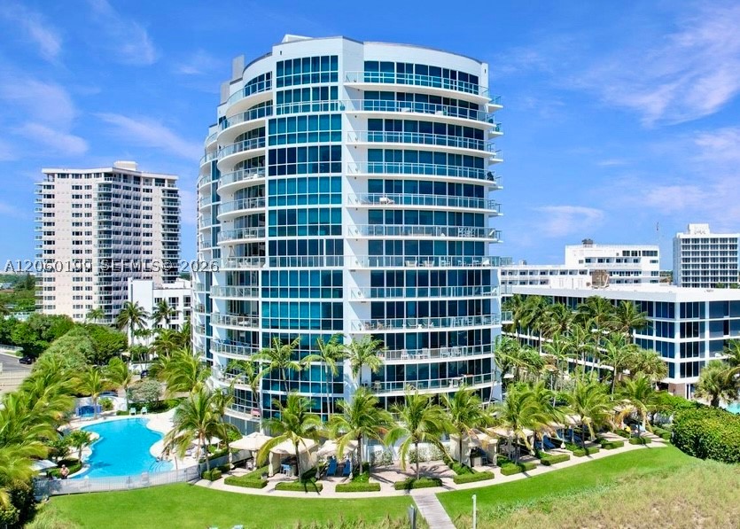 1200 Holiday Dr #705