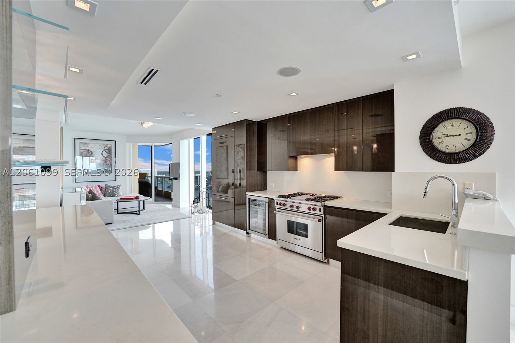 image Acqualina Residences12