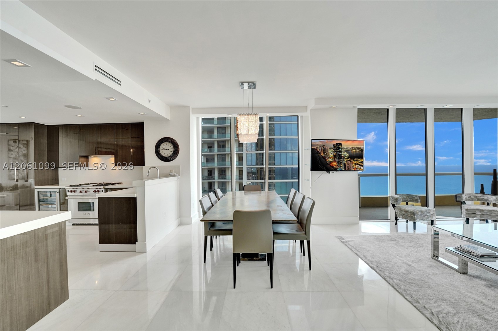 image Acqualina Residences18