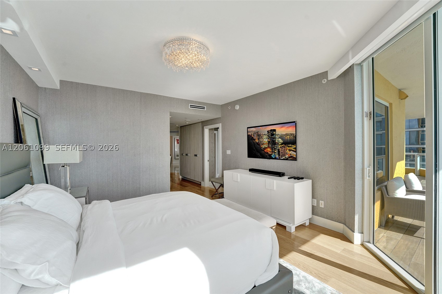 image Acqualina Residences37