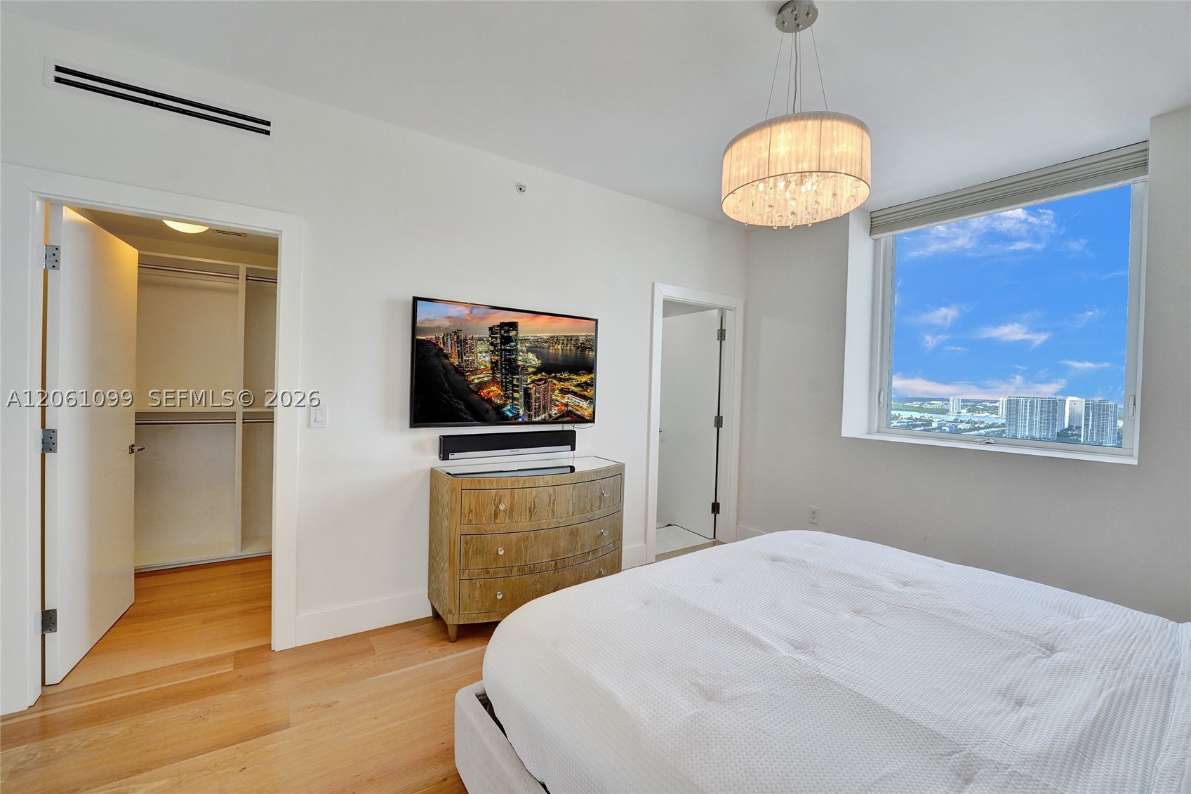 image Acqualina Residences63