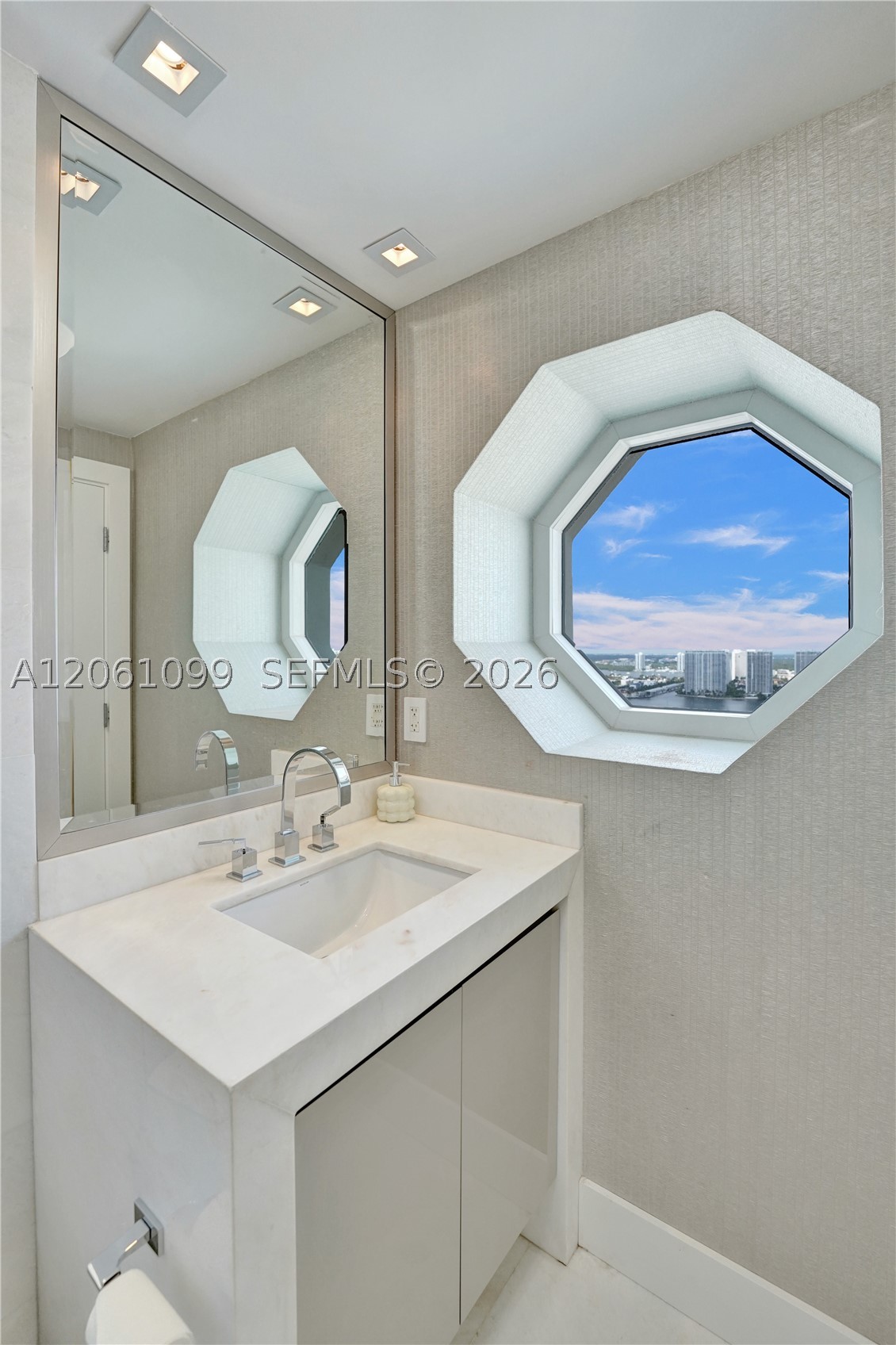 image Acqualina Residences69