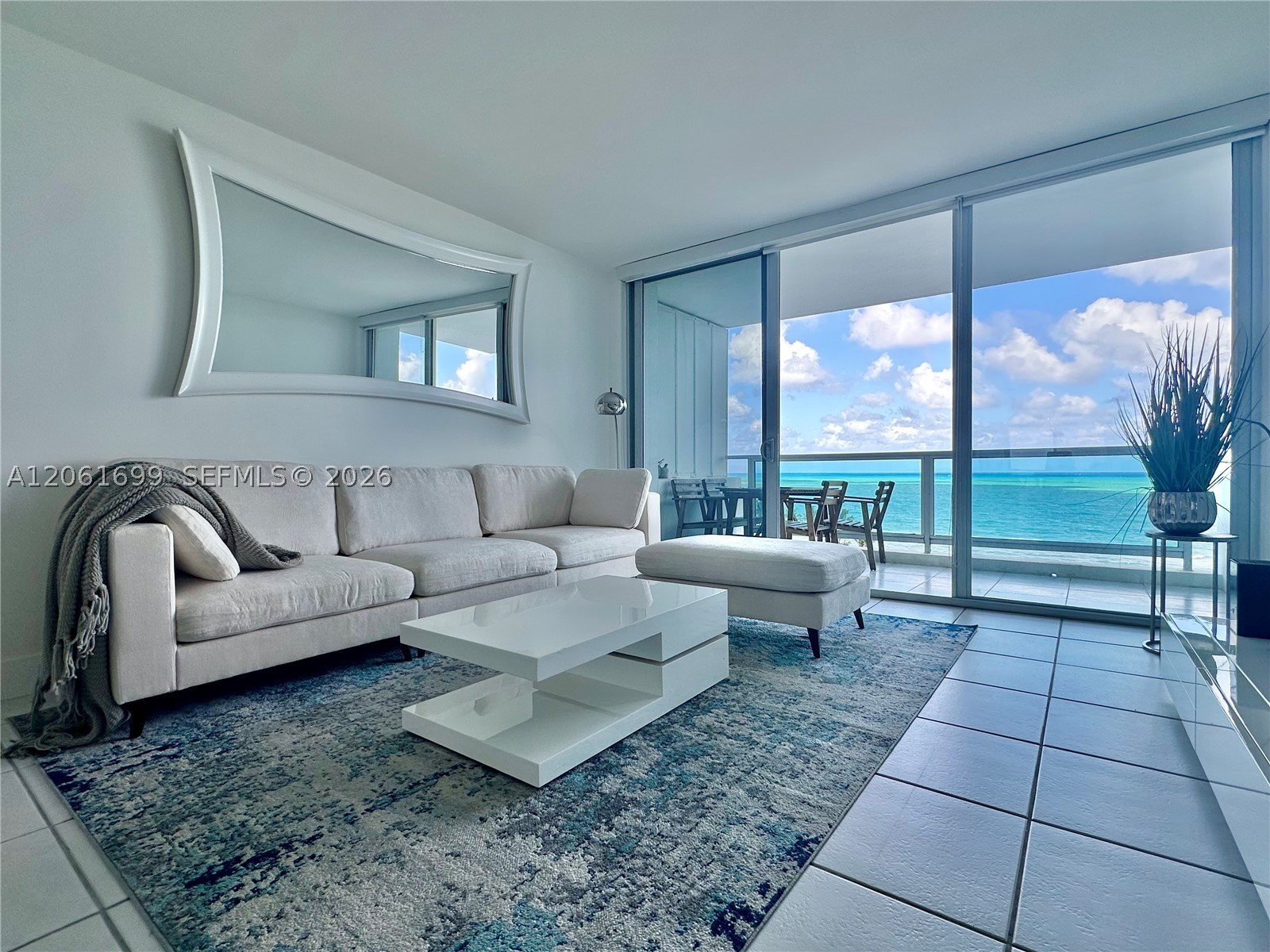 5161 Collins Ave #1017
