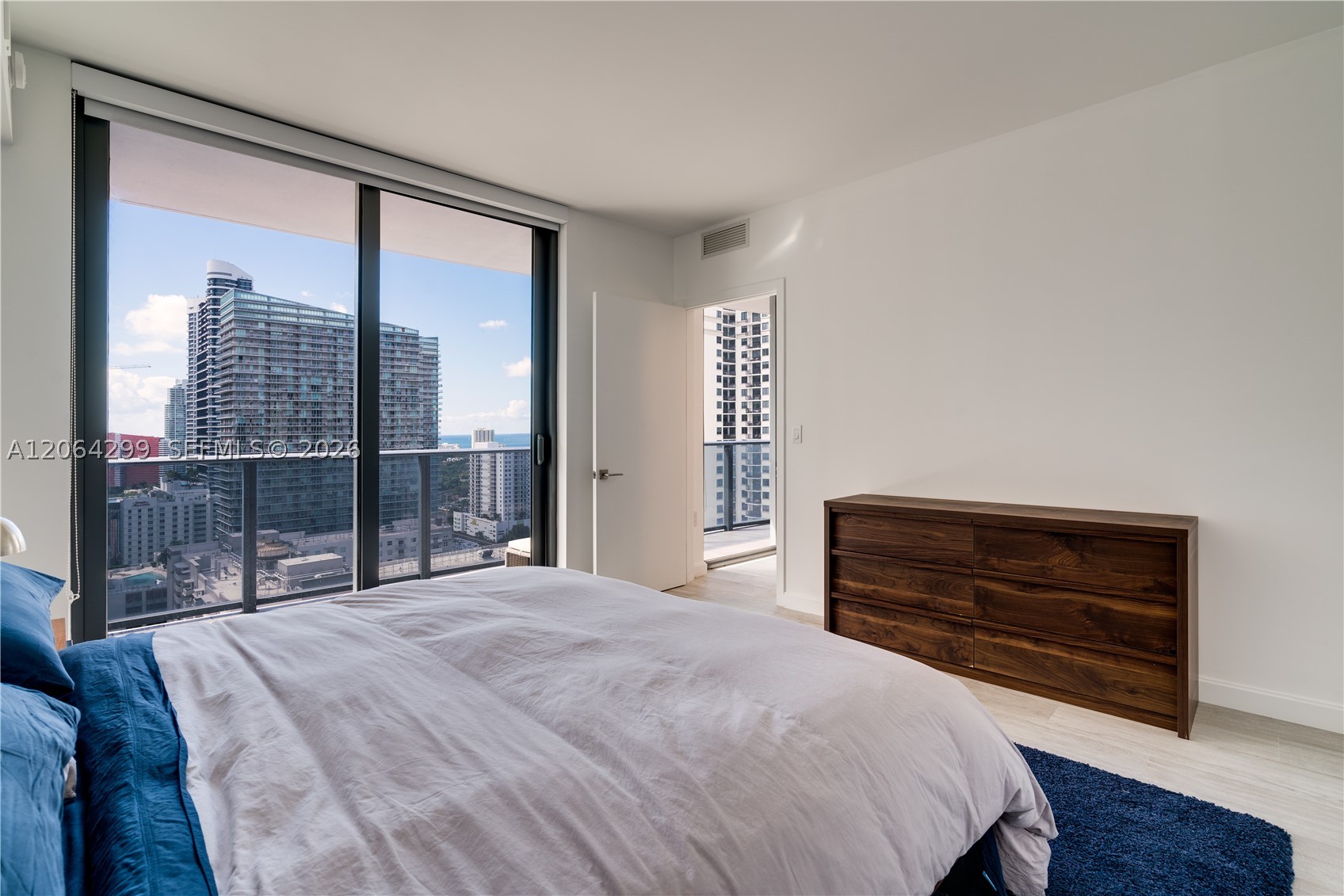 image Brickell Heights East10