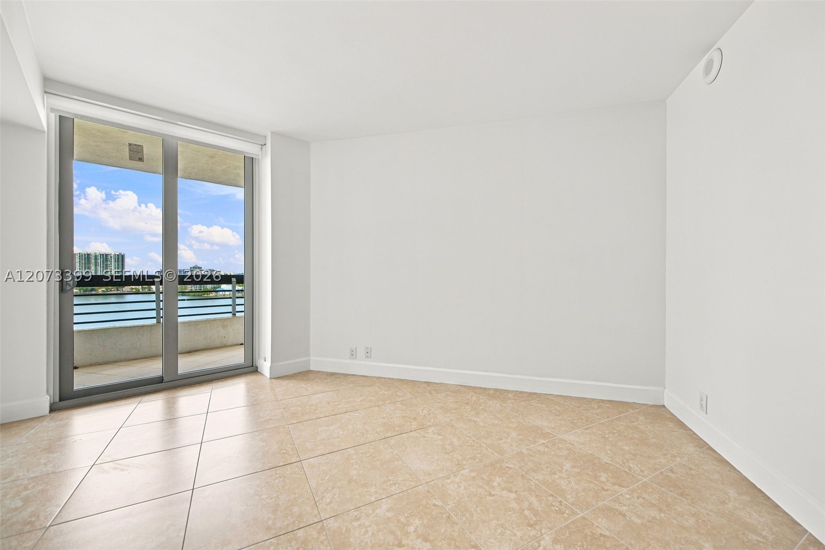 19101 NE 36th Ct #1704 Aventura, FL 33180