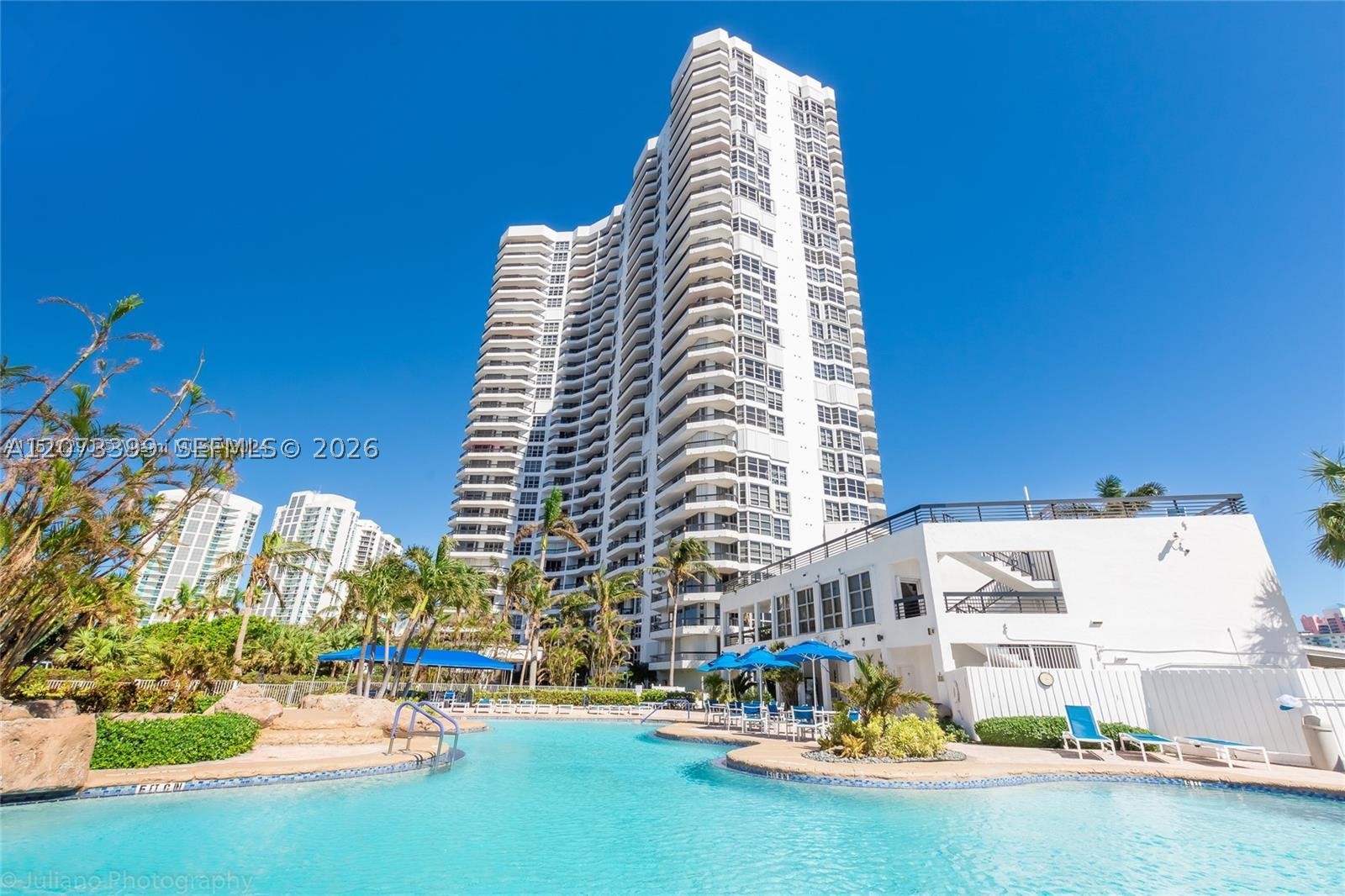 19101 NE 36th Ct #1704 Aventura, FL 33180