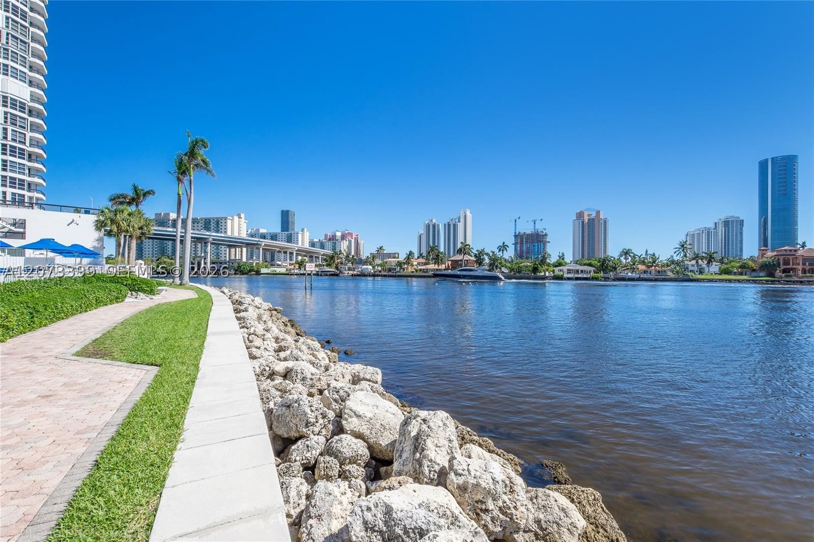 19101 NE 36th Ct #1704 Aventura, FL 33180