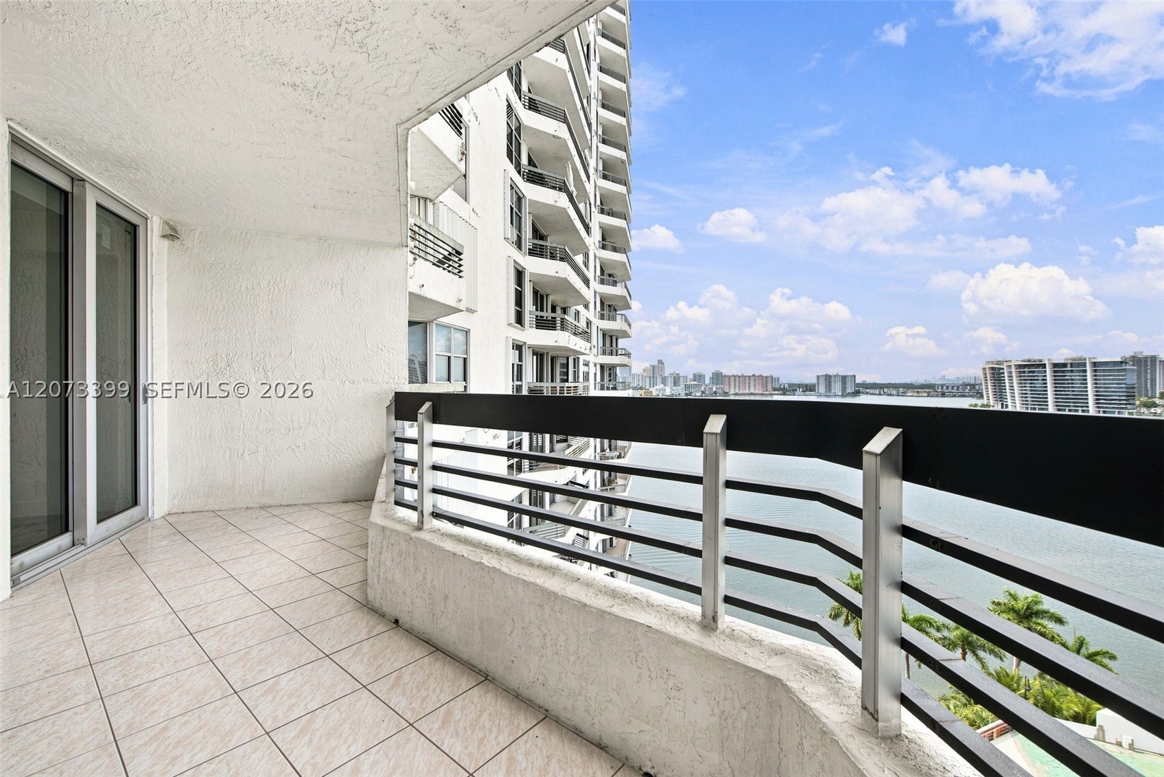 19101 NE 36th Ct #1704 Aventura, FL 33180