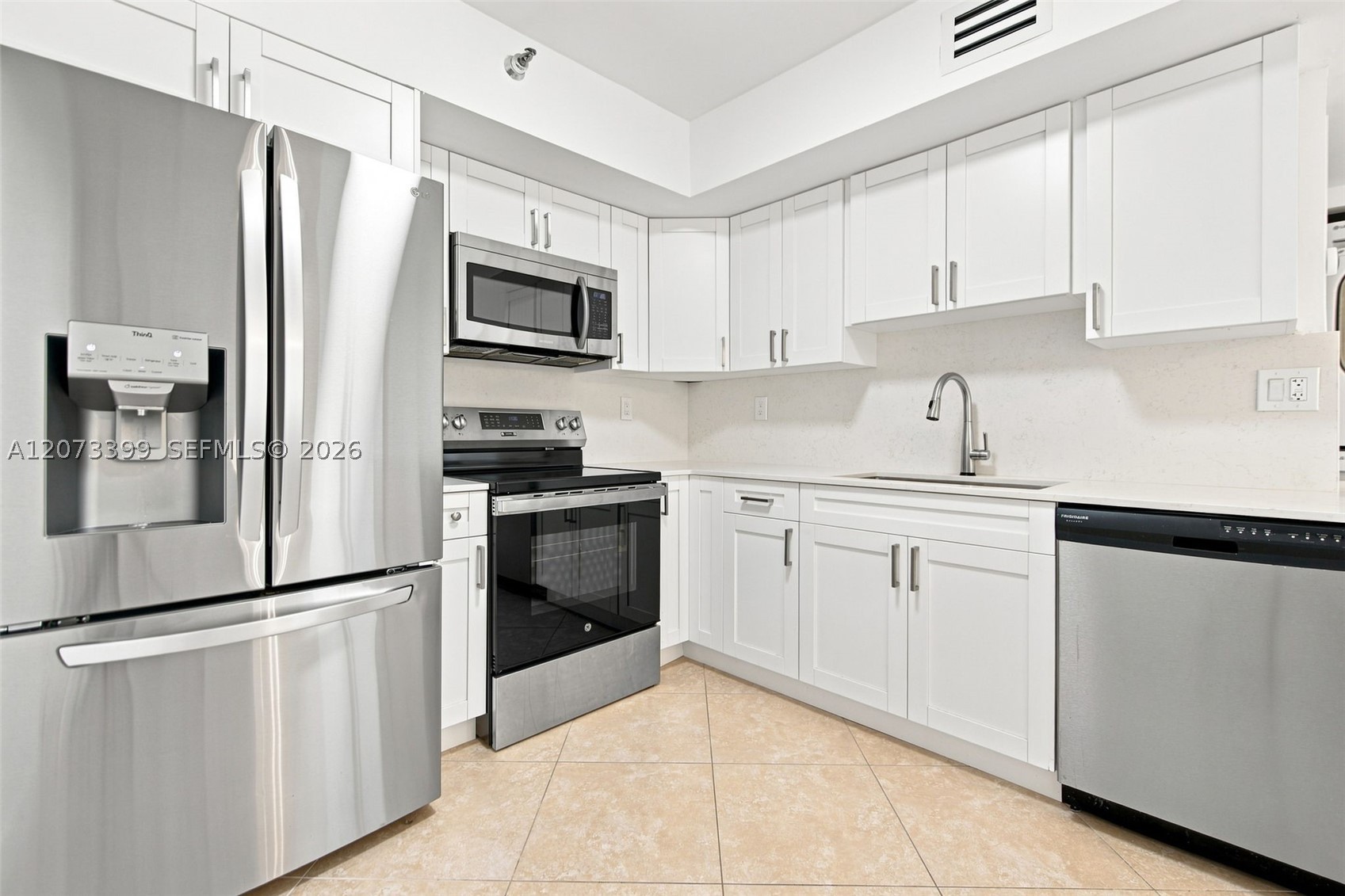 19101 NE 36th Ct #1704 Aventura, FL 33180