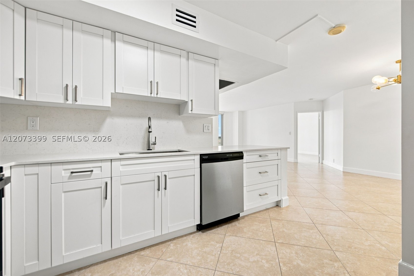 19101 NE 36th Ct #1704 Aventura, FL 33180