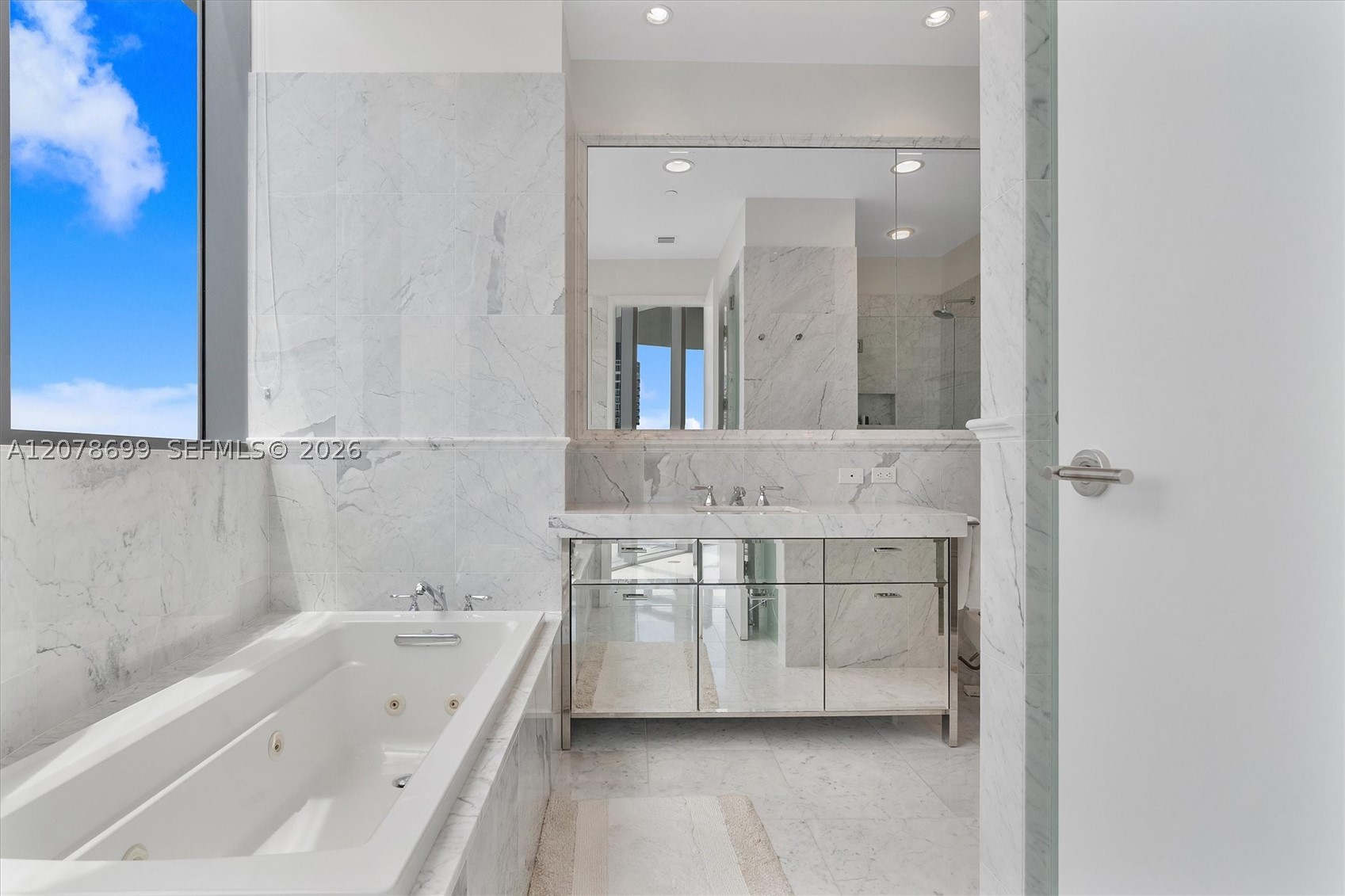 17475 Collins Ave #2203 Sunny Isles Beach, FL 33160