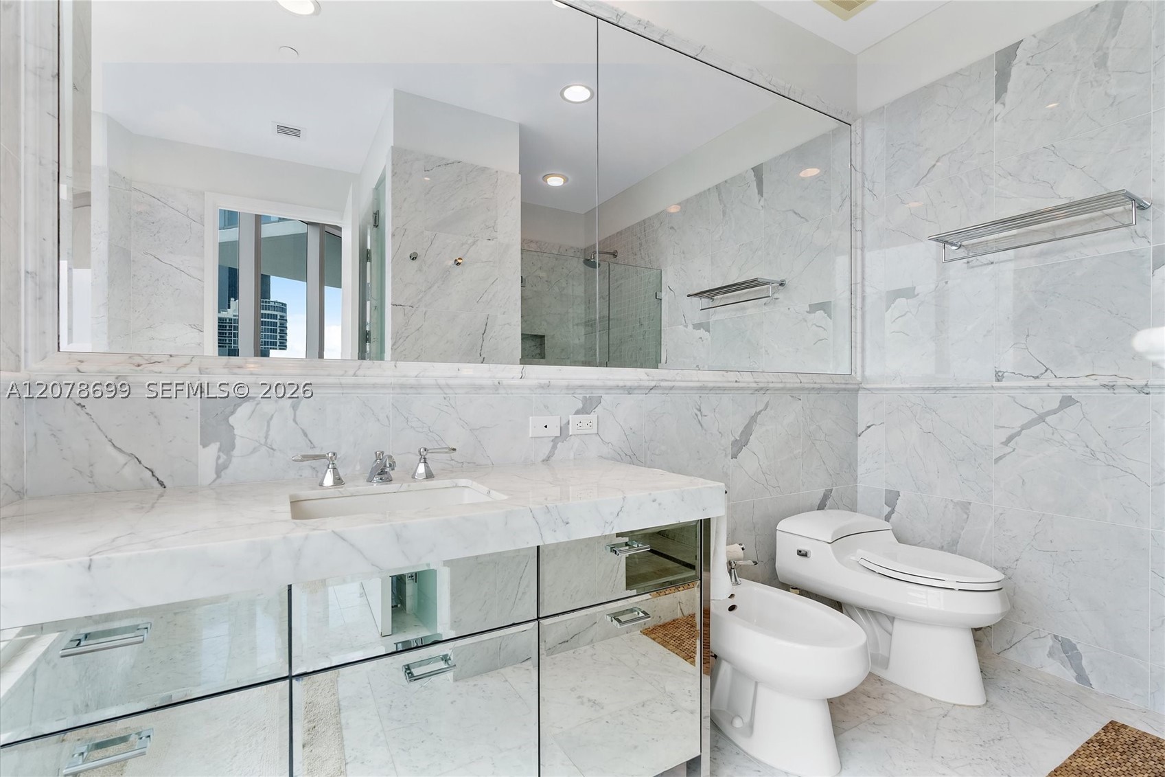 17475 Collins Ave #2203 Sunny Isles Beach, FL 33160