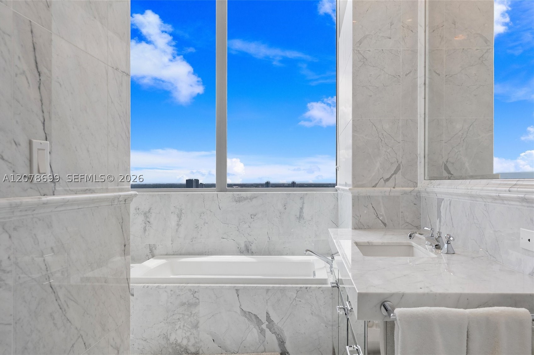 17475 Collins Ave #2203 Sunny Isles Beach, FL 33160