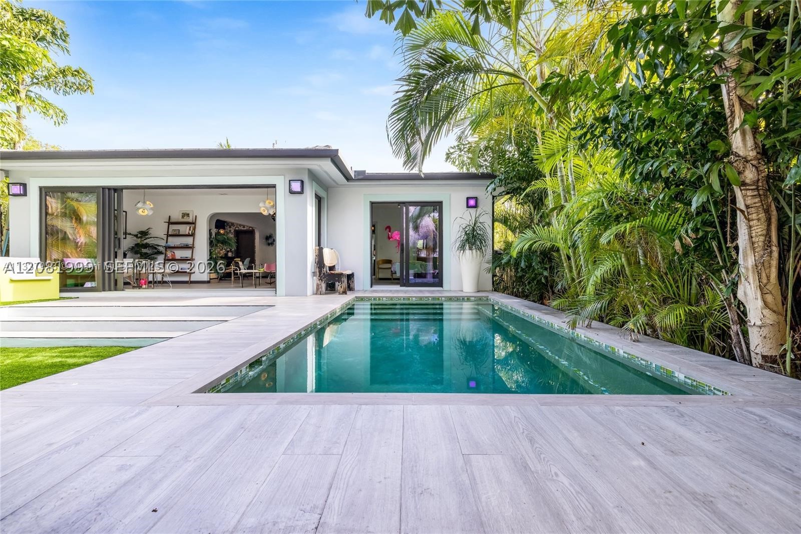 8818 Carlyle Ave Surfside, FL 33154