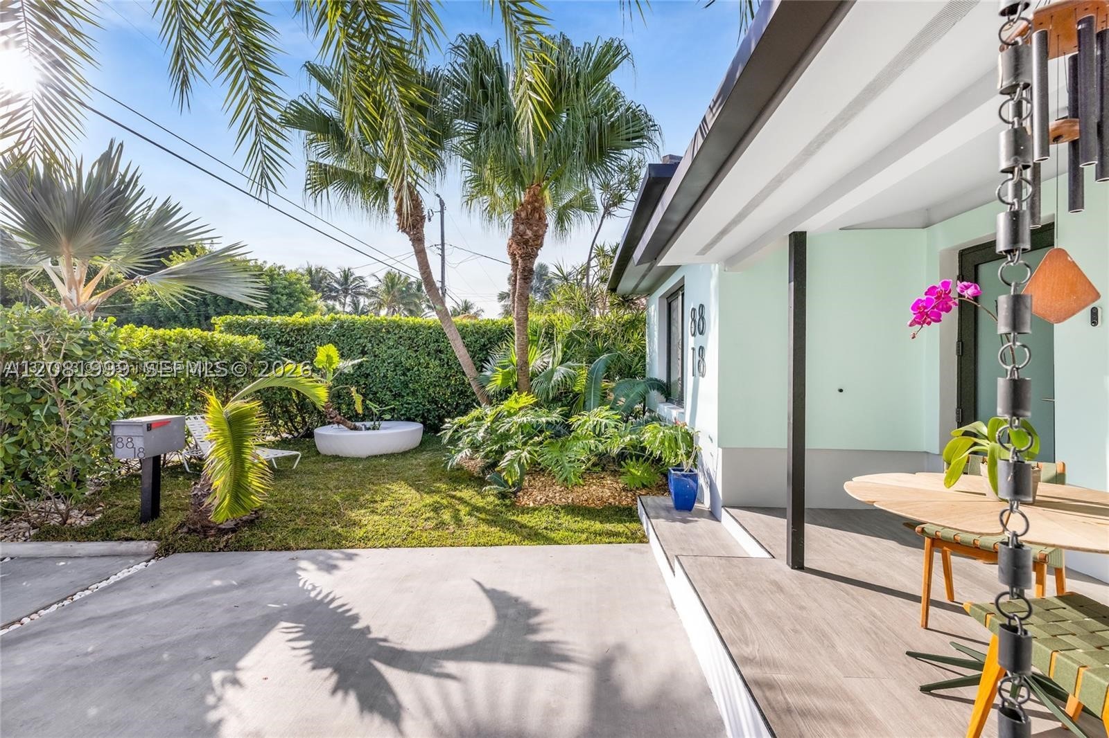 8818 Carlyle Ave Surfside, FL 33154