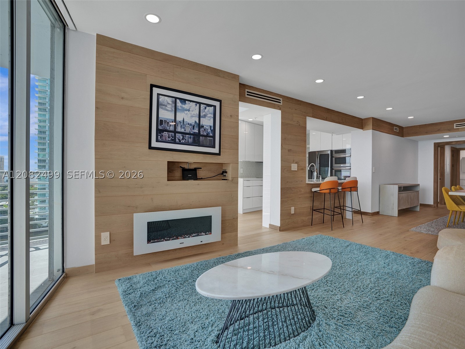 325 S Biscayne Blvd #1423 Miami, FL 33131
