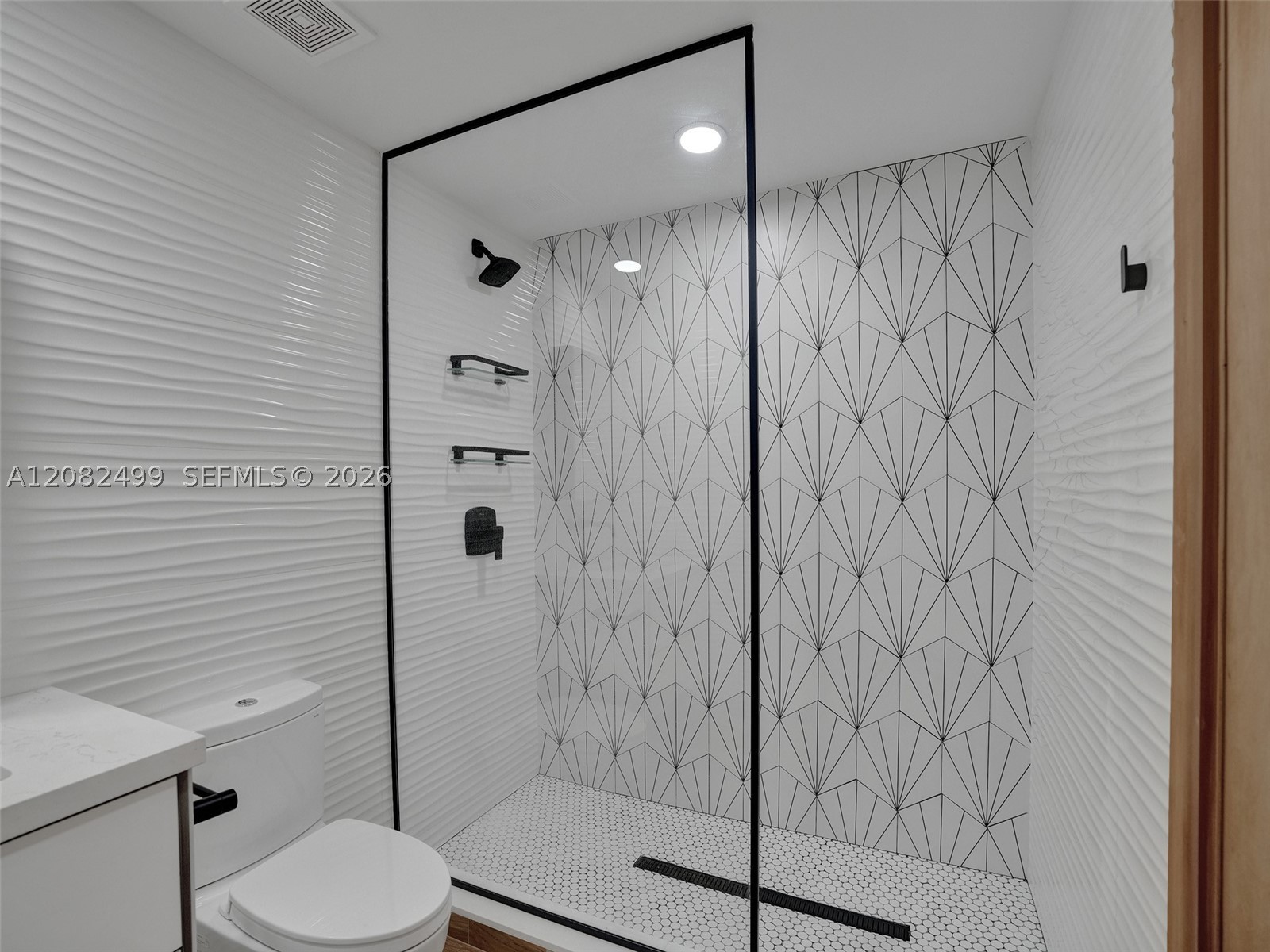 325 S Biscayne Blvd #1423 Miami, FL 33131
