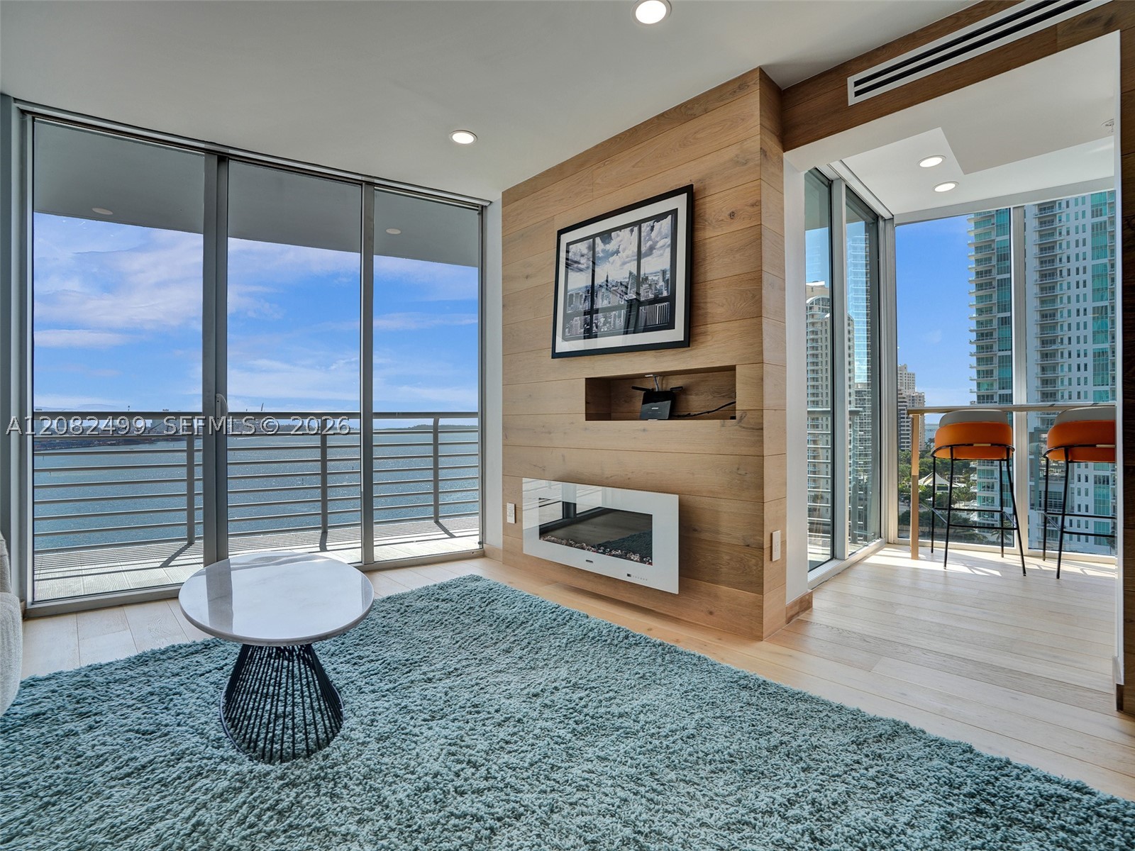 325 S Biscayne Blvd #1423 Miami, FL 33131