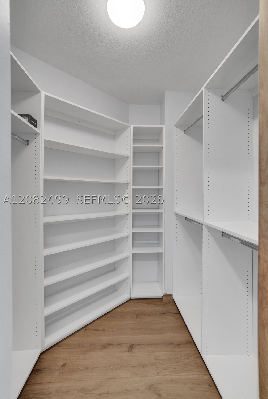 325 S Biscayne Blvd #1423 Miami, FL 33131