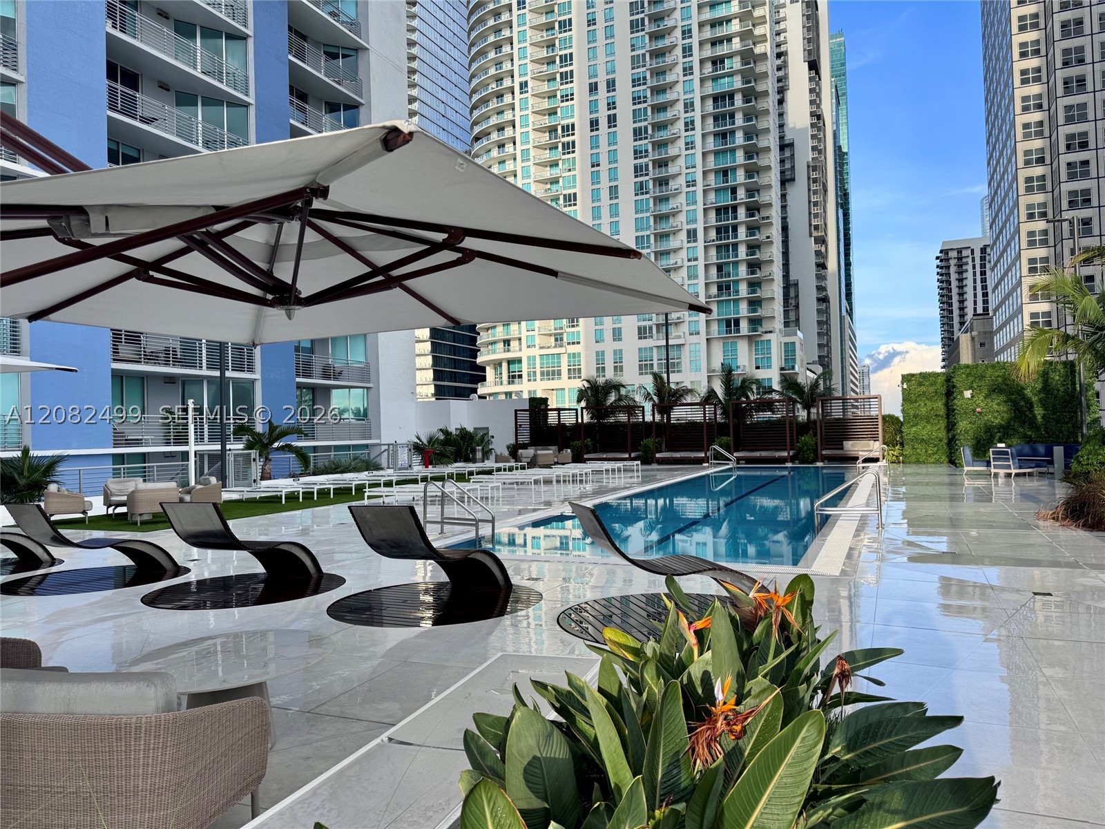 325 S Biscayne Blvd #1423 Miami, FL 33131