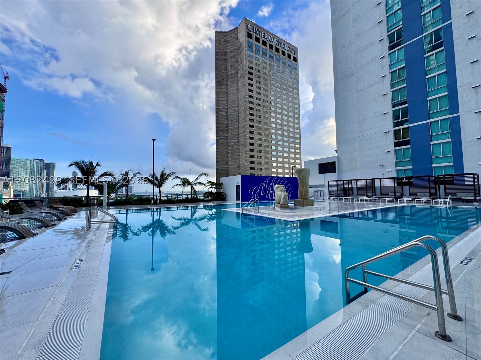 325 S Biscayne Blvd #1423 Miami, FL 33131