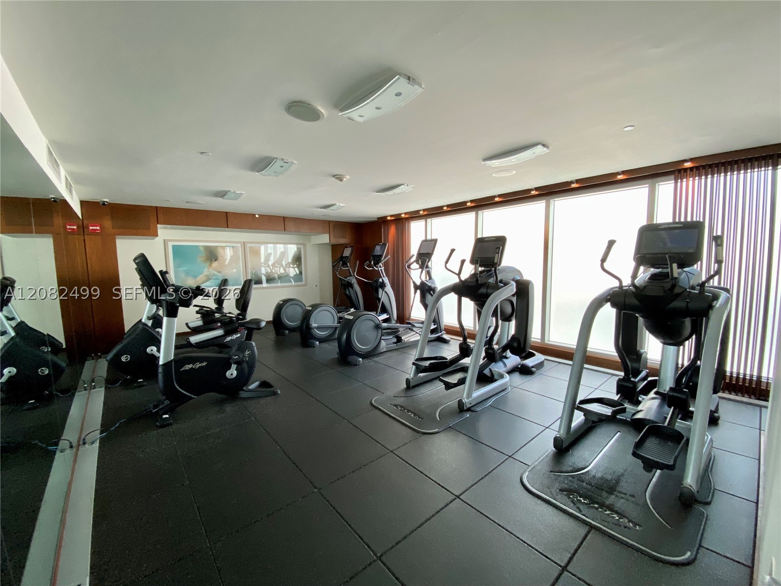 325 S Biscayne Blvd #1423 Miami, FL 33131